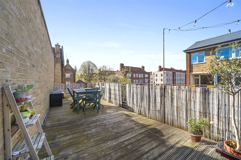 Property photo 2 of 15 Terrace