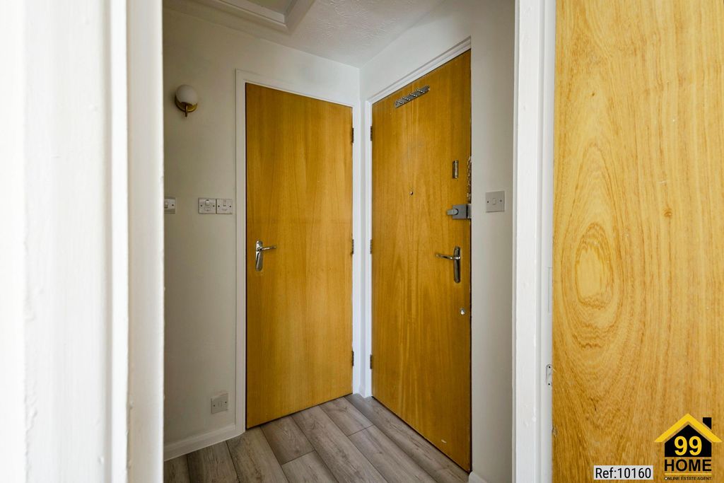 Property photo 3 of 19 Photo 2