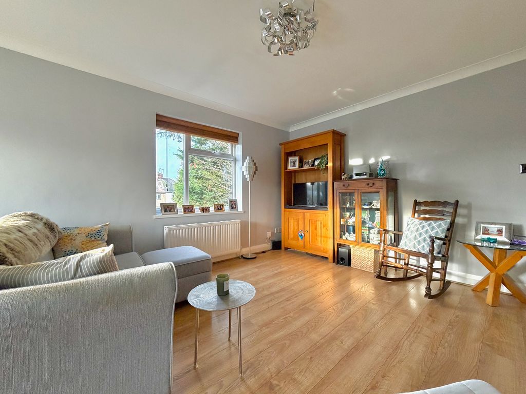 Property photo 3 of 9 Living/Dining Room