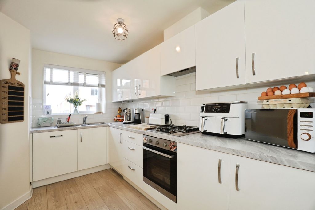 Property photo 3 of 19 Pbox-Img.Jpg