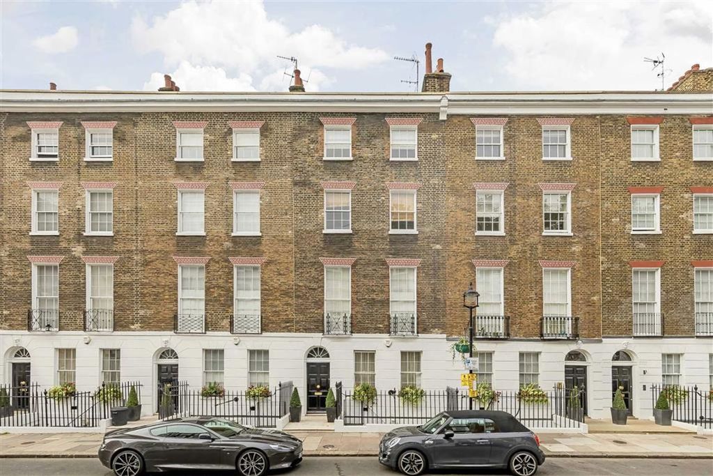 Property photo 1 of 4