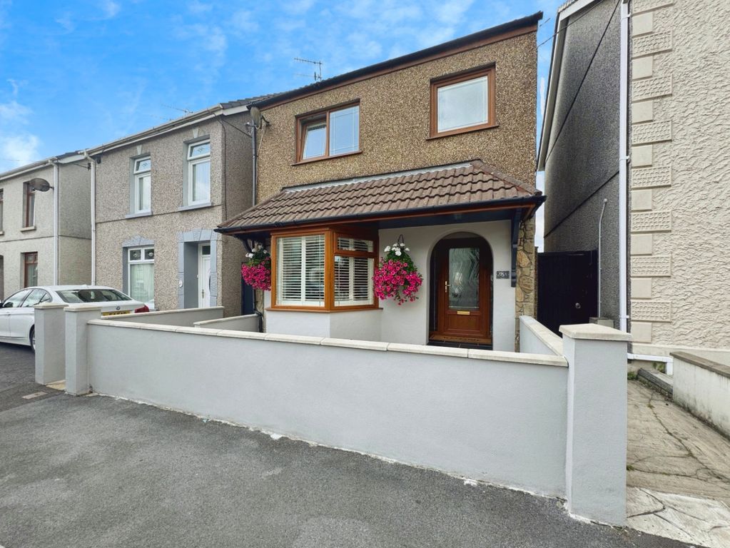 Property photo 2 of 37 4385592