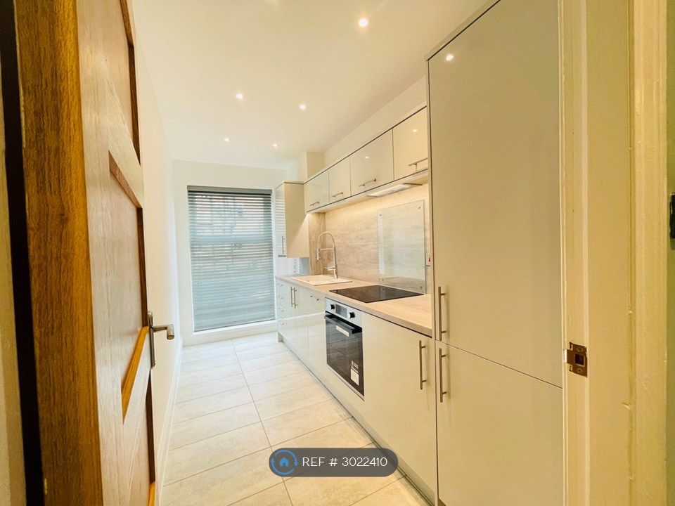 Property photo 2 of 22 Fully Refurbished Kitchen
