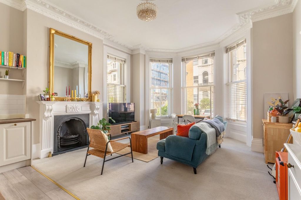 Property photo 2 of 19 St Aubyns-1.Jpg