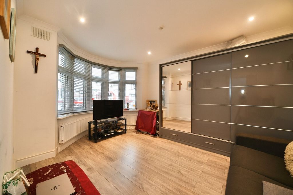 Property photo 2 of 22 Picture No. 35