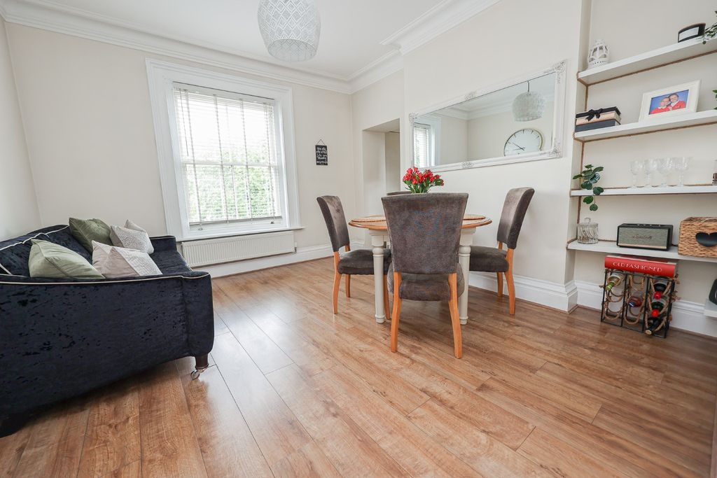 Property photo 3 of 14 4269324