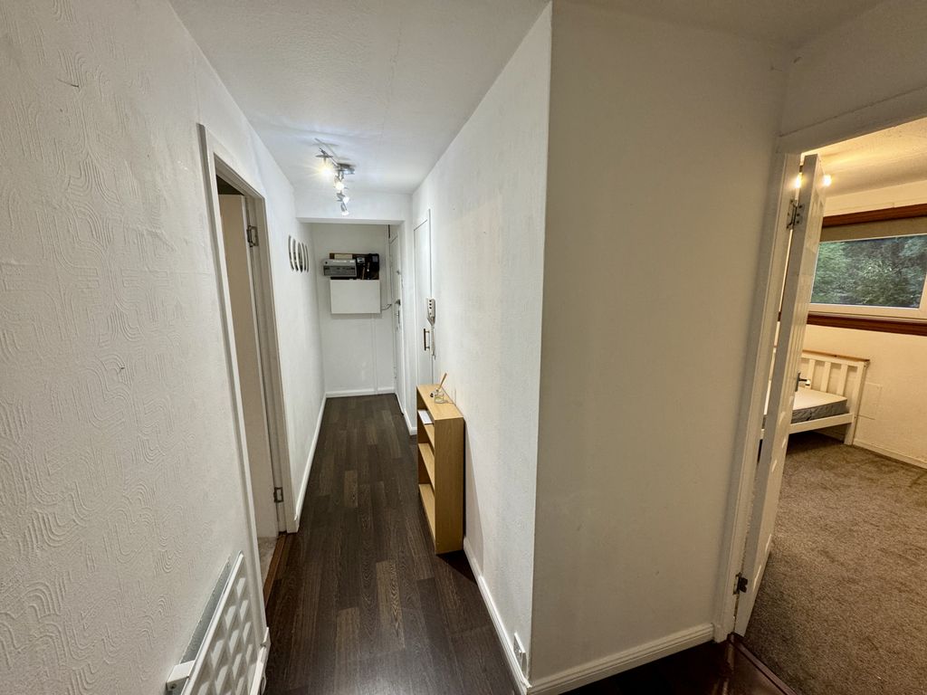 Property photo 2 of 6 Hallway