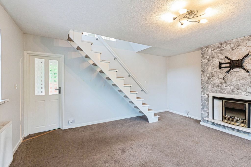Property photo 2 of 17 Photo