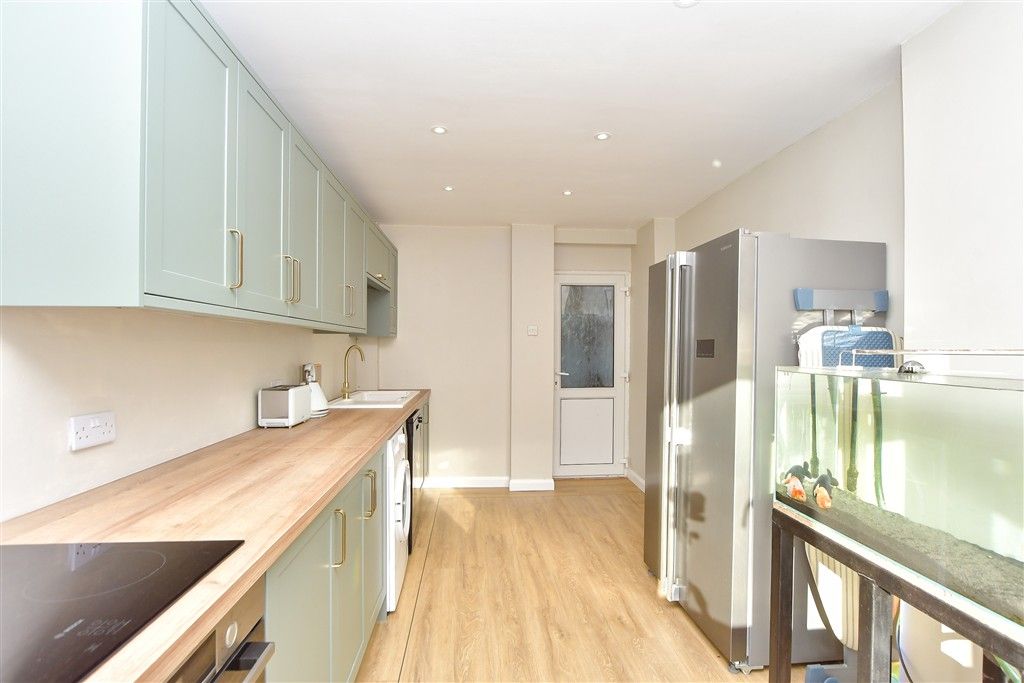 Property photo 3 of 16 Kitchen