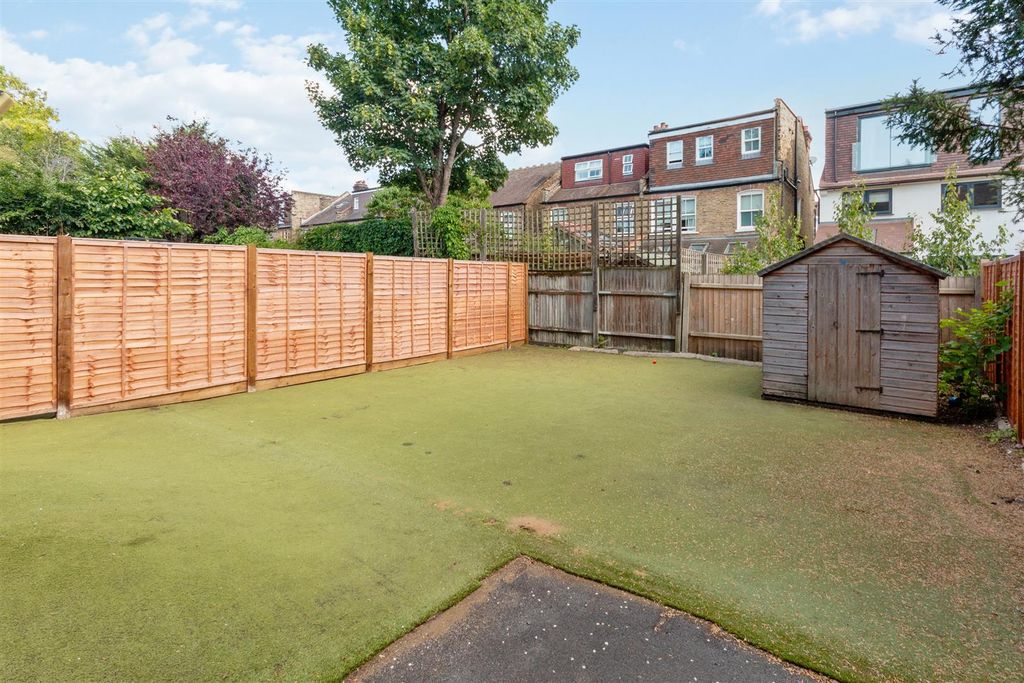 Property photo 3 of 12 Garden