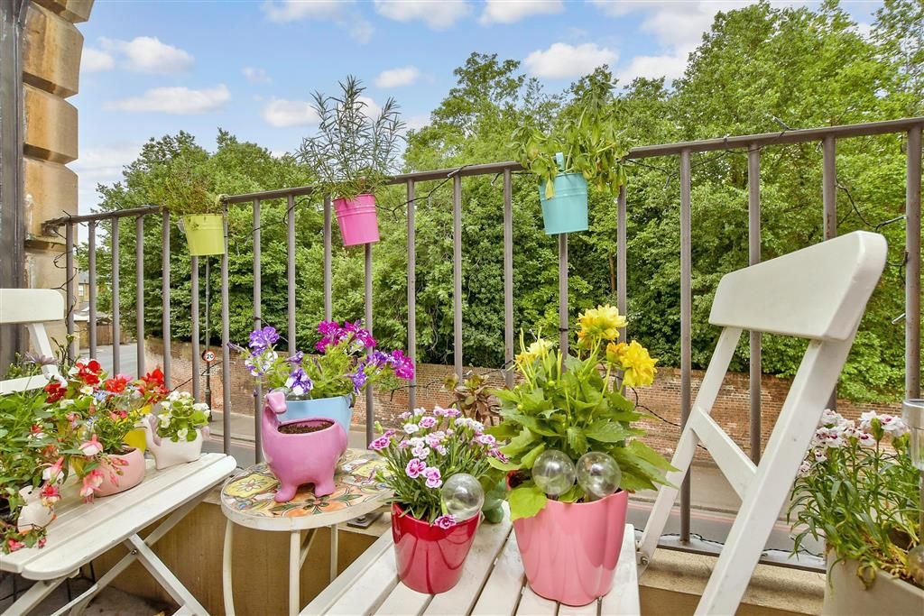 Property photo 1 of 8 Balcony / Terrace