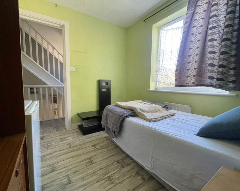 Property photo 2 of 4