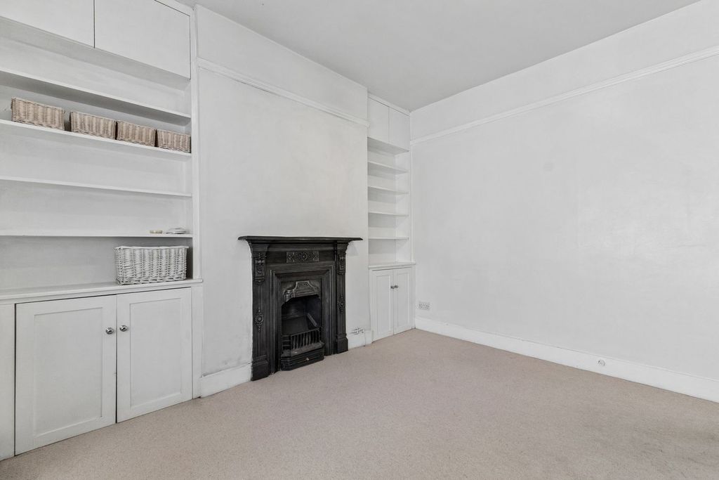Property photo 3 of 7