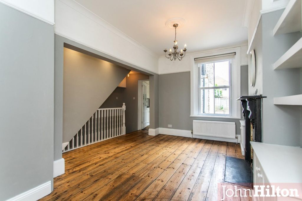 Property photo 2 of 12 17 West Street8.Jpg
