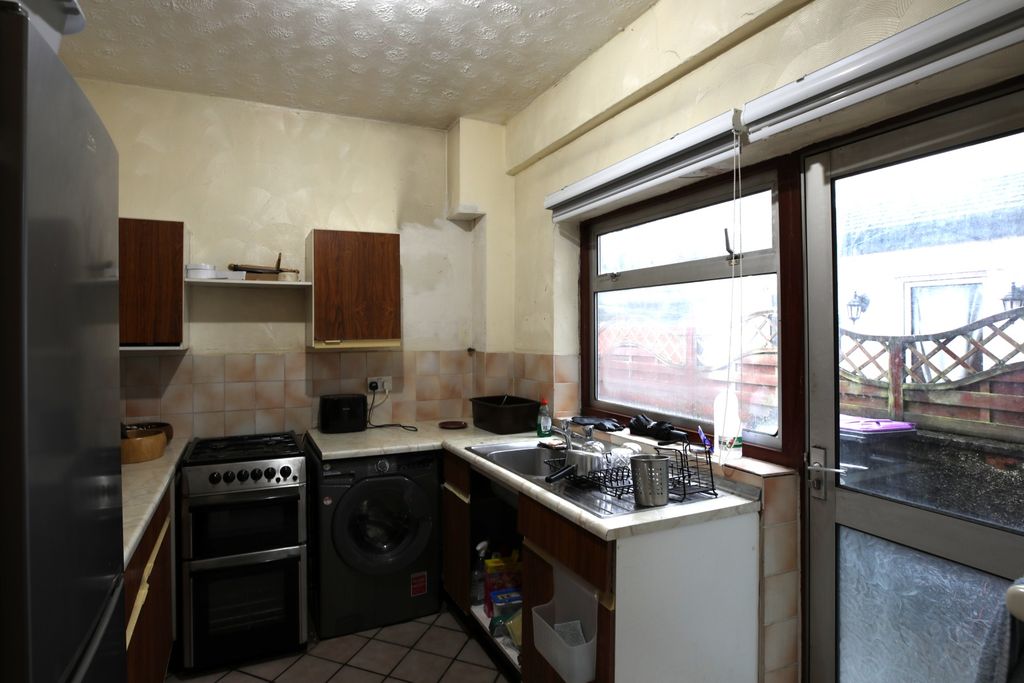 Property photo 3 of 8 Image 2