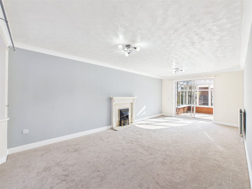 Property photo 2 of 21 Picture No. 12