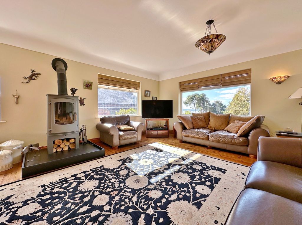 Property photo 3 of 30 Photo 4