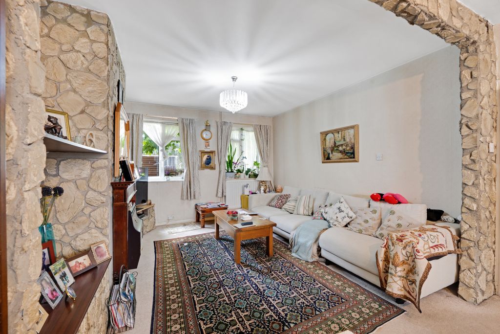 Property photo 3 of 13 Gallery