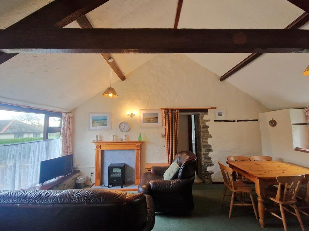 Property photo 2 of 21