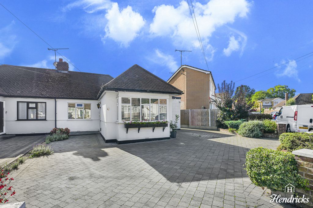 Property photo 1 of 31