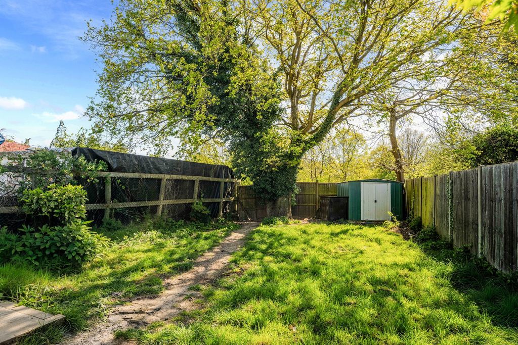 Additional image 12 of 3 bed semi-detached house for salePollards Oak Crescent, Oxted RH8