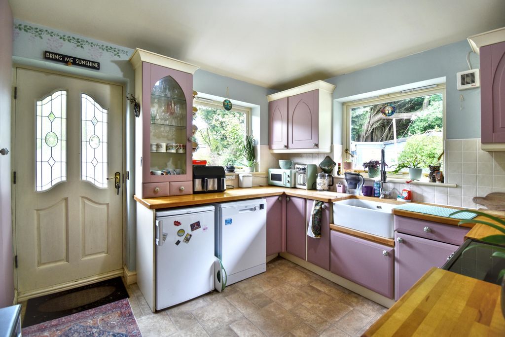 Property photo 3 of 32
