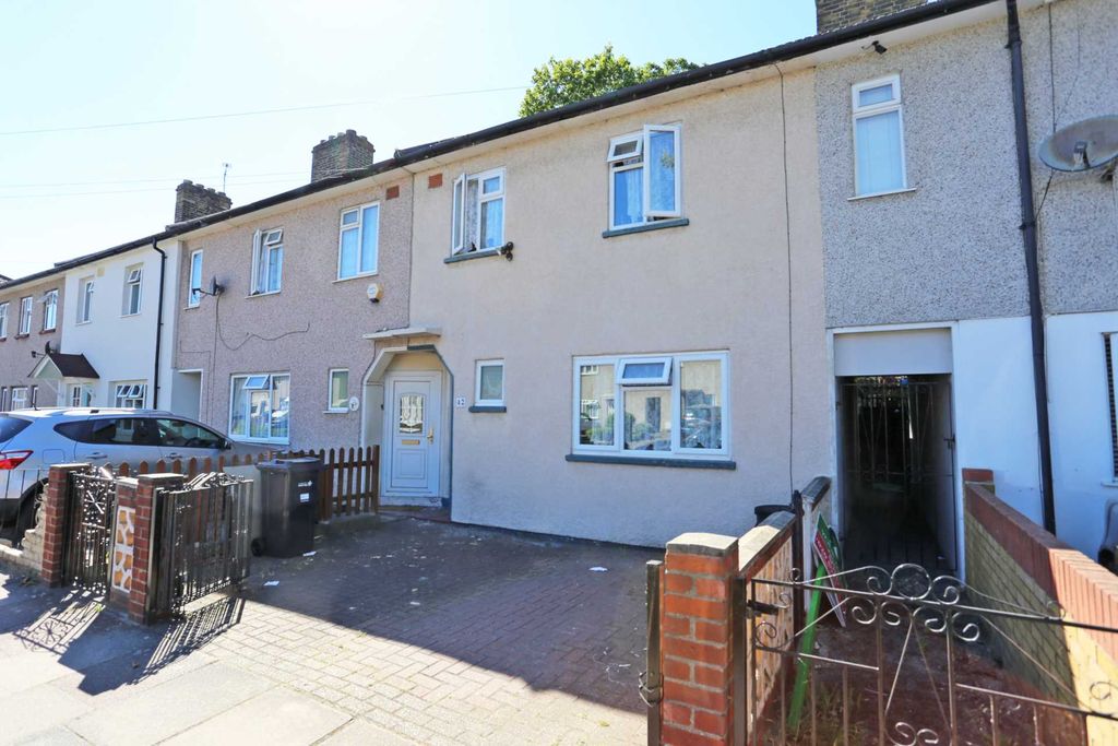 Property photo 1 of 12