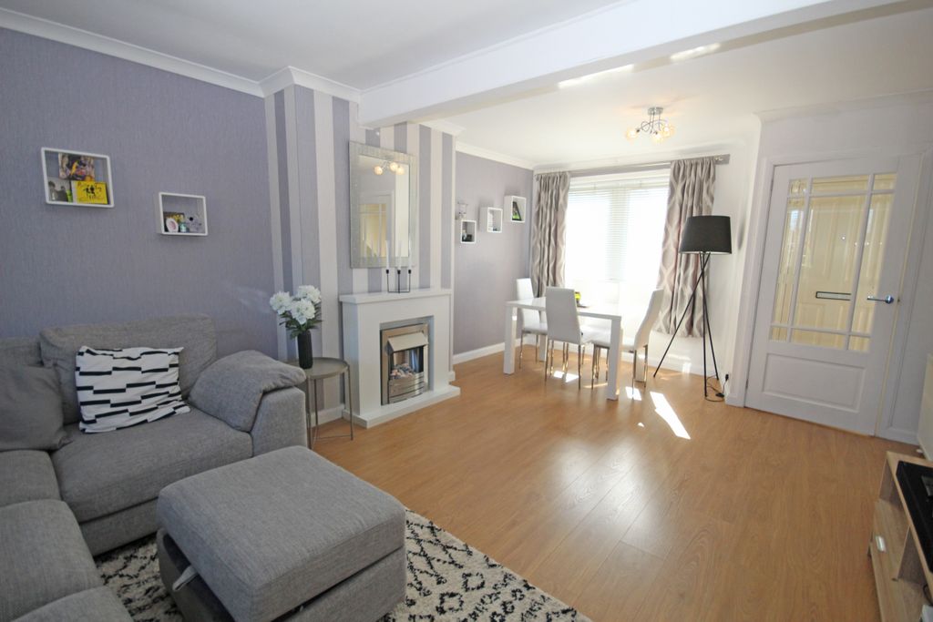 Property photo 3 of 25