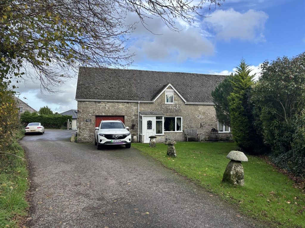 Property photo 2 of 6 Main.Jpg