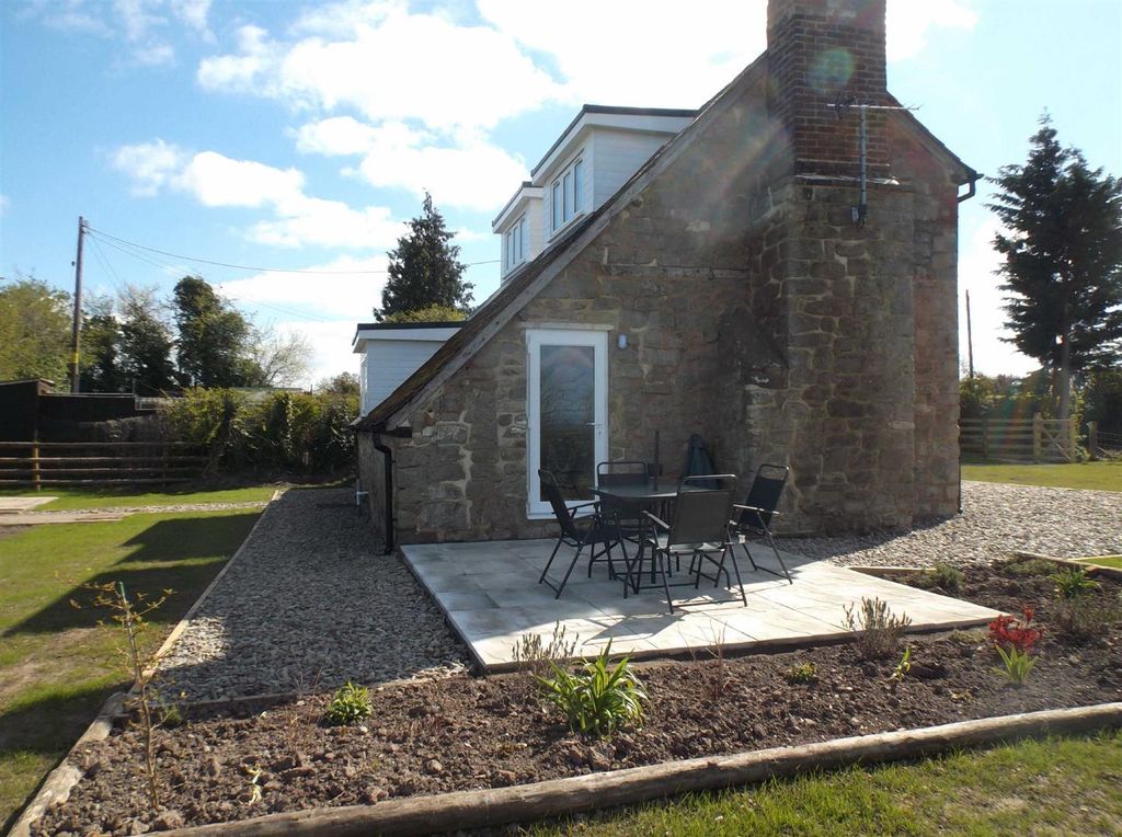 Property photo 2 of 11