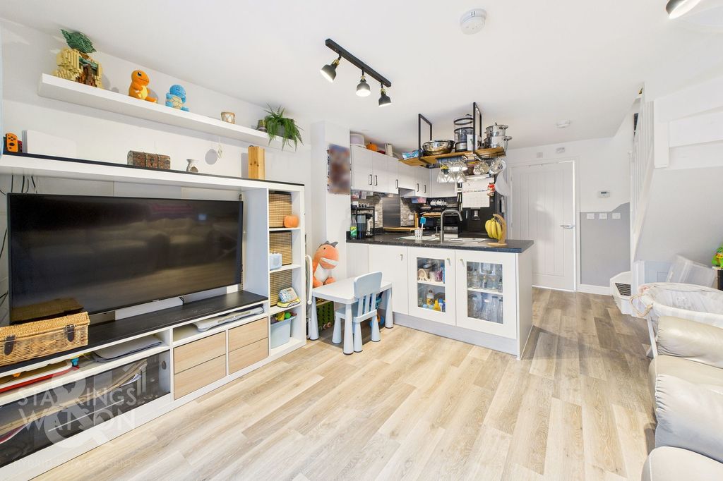 Property photo 2 of 19