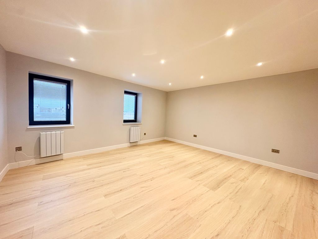 Property photo 1 of 4 Lounge