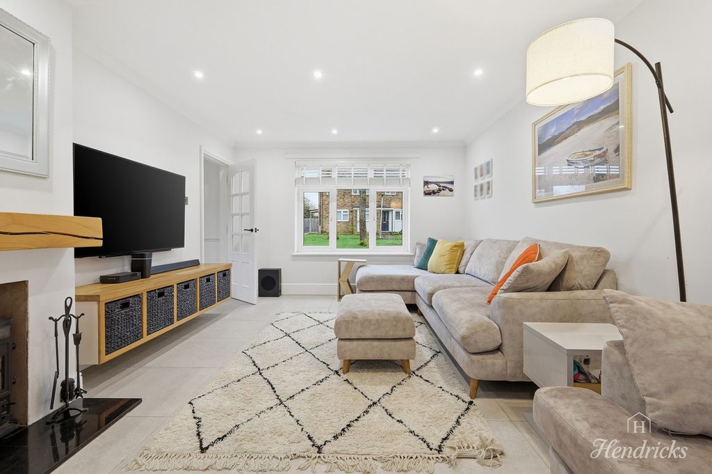 Property photo 3 of 38