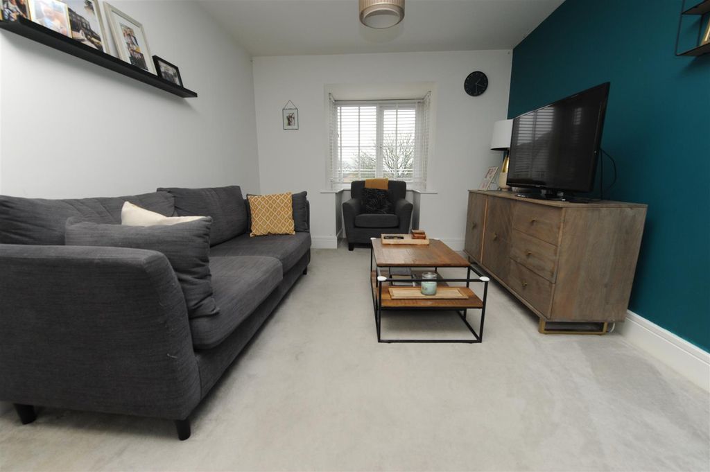 Property photo 2 of 24