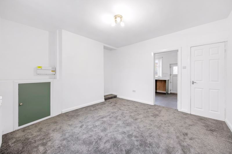 Property photo 2 of 20 Living-Room