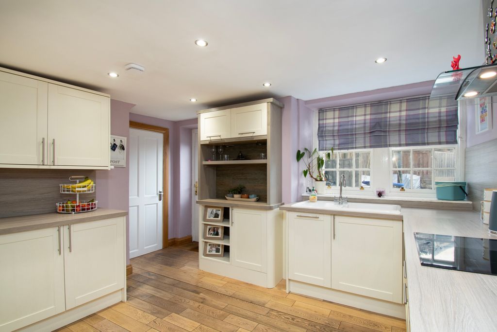 Property photo 1 of 37 Kitchen