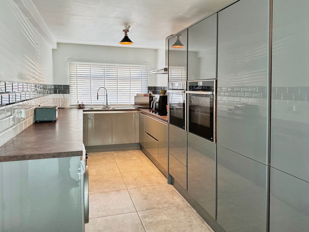 Property photo 2 of 17 Pbox-Img.Jpg