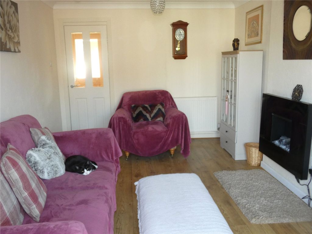 Property photo 3 of 10 Lounge