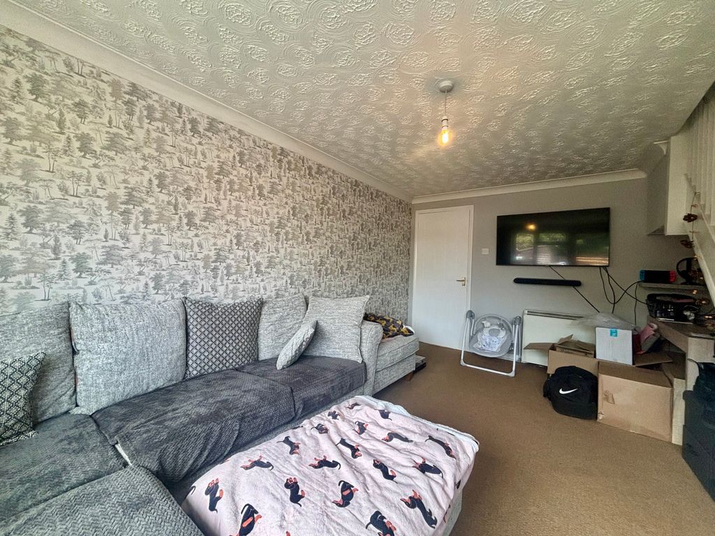 Property photo 2 of 8 Image