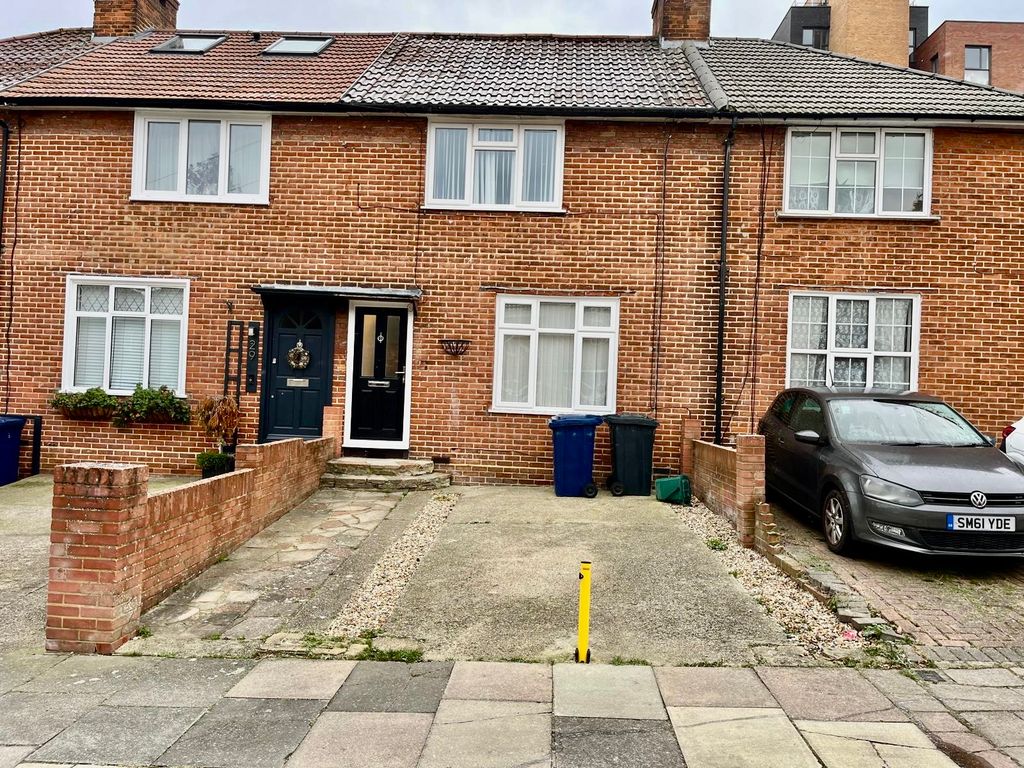 Property photo 3 of 18