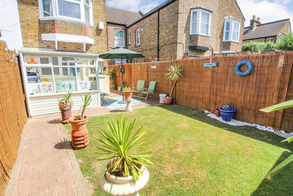 Property photo 2 of 22