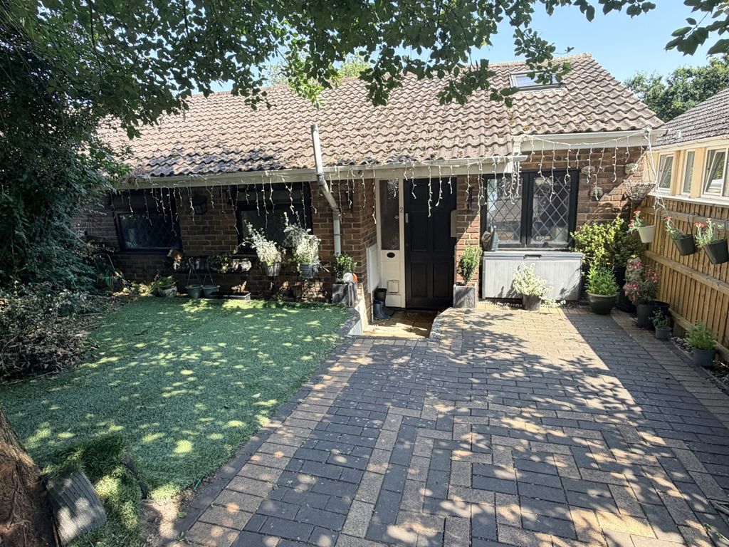 Property photo 1 of 13 Front View