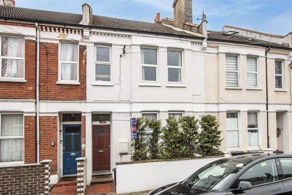 Property photo 1 of 13 47 Gilbey Road Sw17 0Qq External 1.Jpg