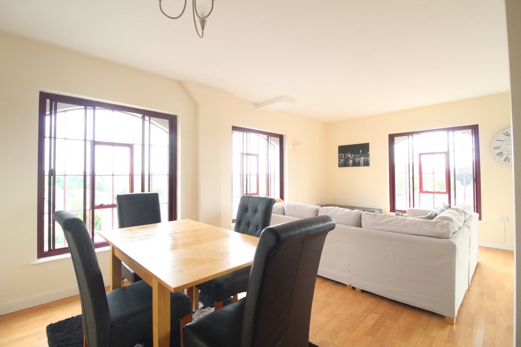 Property photo 2 of 10 Img_3223