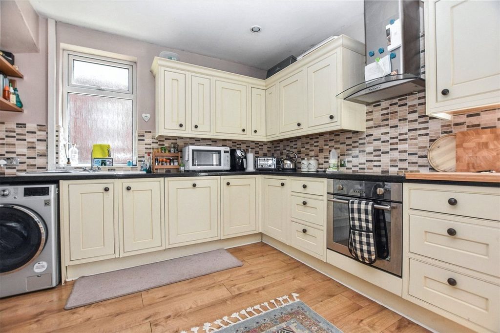Property photo 3 of 18 Picture No. 31