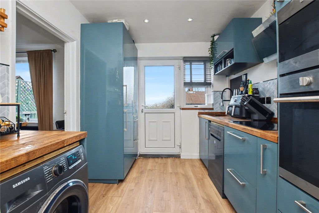 Property photo 3 of 18 Picture No. 27