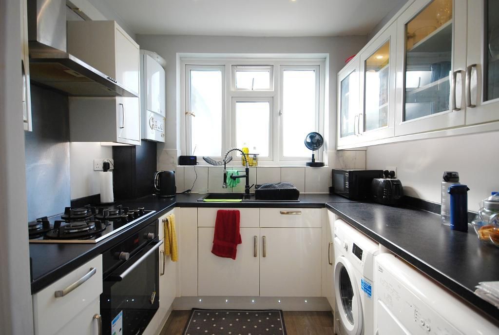 Property photo 3 of 13 Kitchen