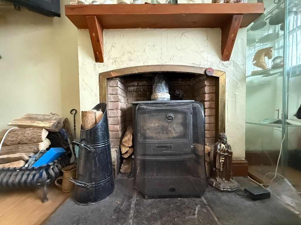 Property photo 3 of 13