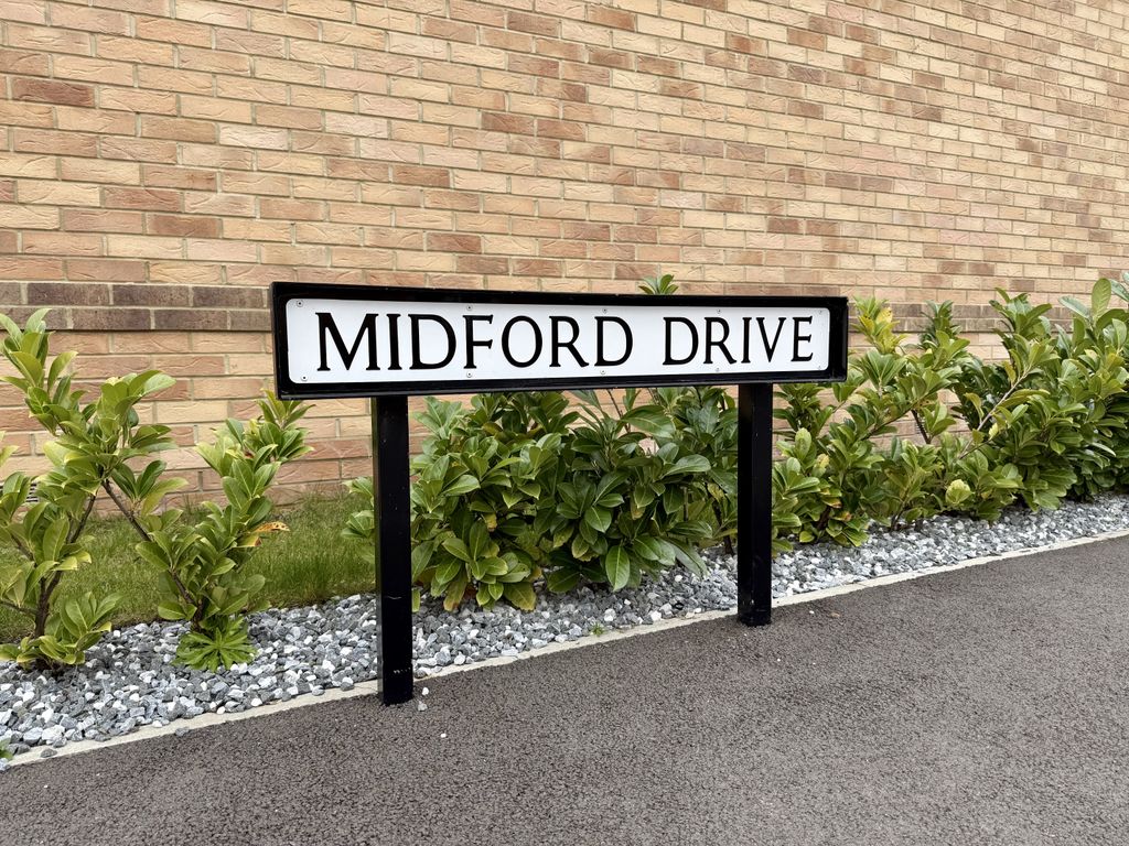 Property photo 3 of 20 Sign