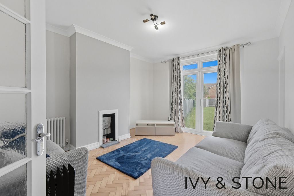 Property photo 1 of 17 4553591